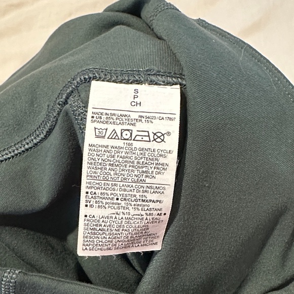 Old Navy Active High Waisted Biker Shorts Dark Forrest Green Size Small - Picture 5 of 5